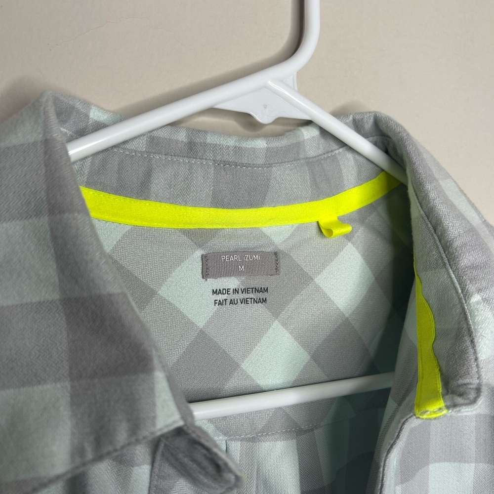 Pearl Izumi Women’s Rove Long Sleeve Flannel Button Up Ice Blue / Fog Plaid Sz M - Picture 12 of 15